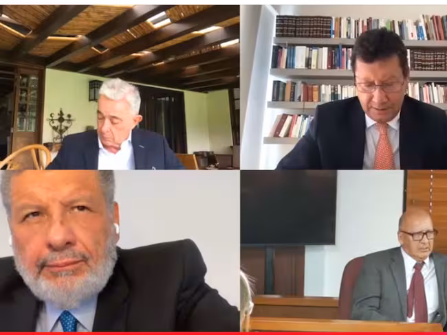 ÁLVARO URIBE VÉLEZ ANTE EL JUICIO CIUDADANO