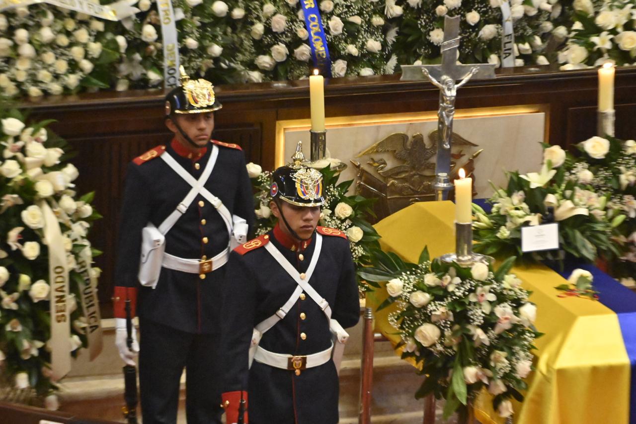 Funeral de Miguel Uribe Turbay: una muestra más de la división política y social en Colombia