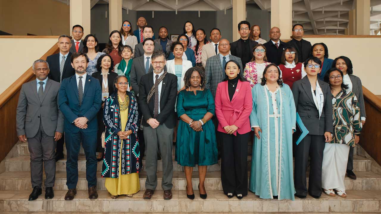 RÉSPICE ÁFRICA: MIRADA ENTRE EL PASADO TRÁGICO Y UN FUTURO DE ESPERANZA*