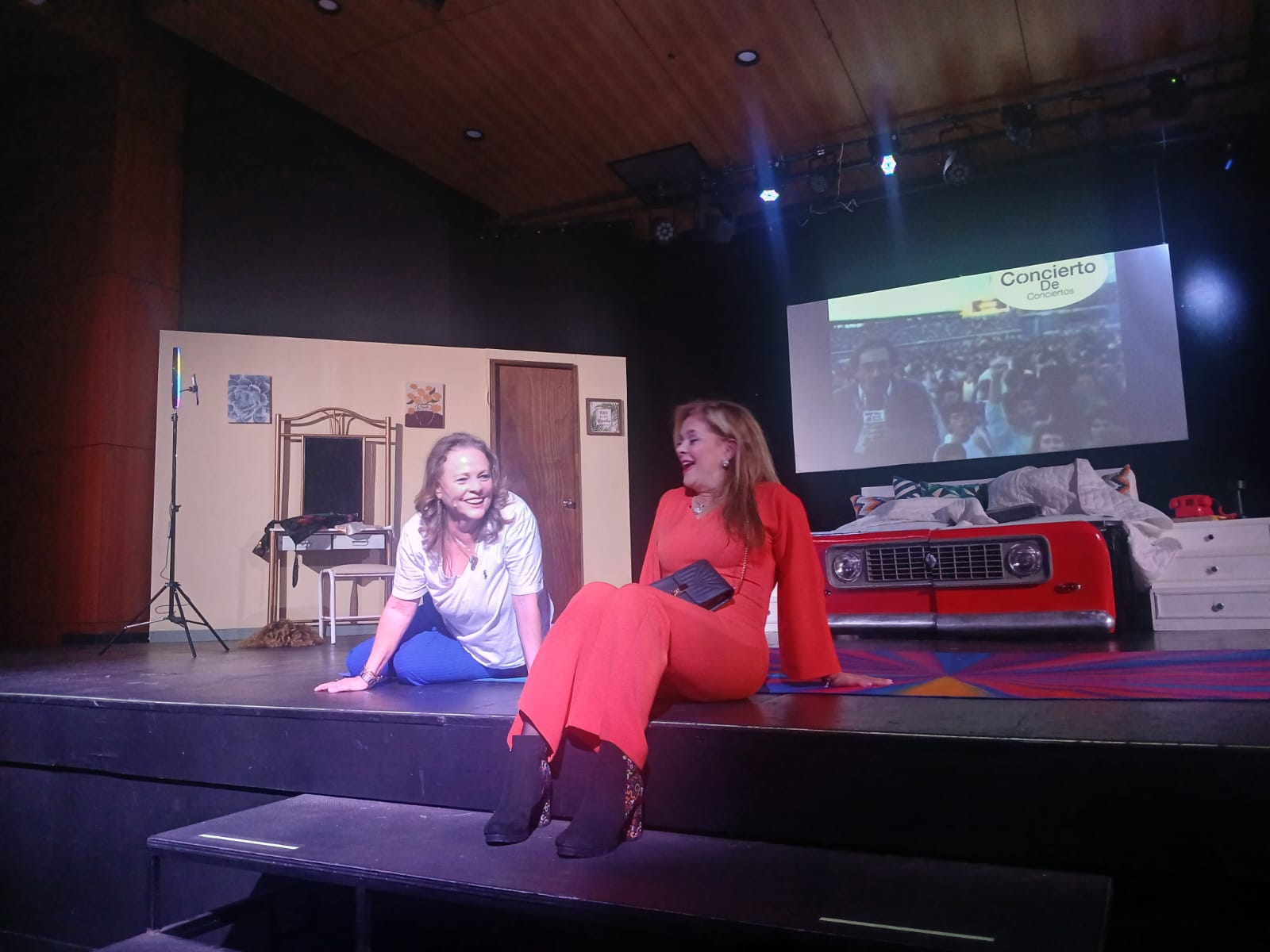 “Las Ochenteras”: una divertida obra de teatro que revive la Bogotá de los años 80