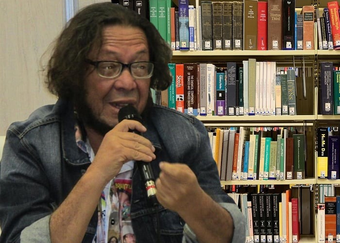 De la poesía como un río de fronteras infranqueables