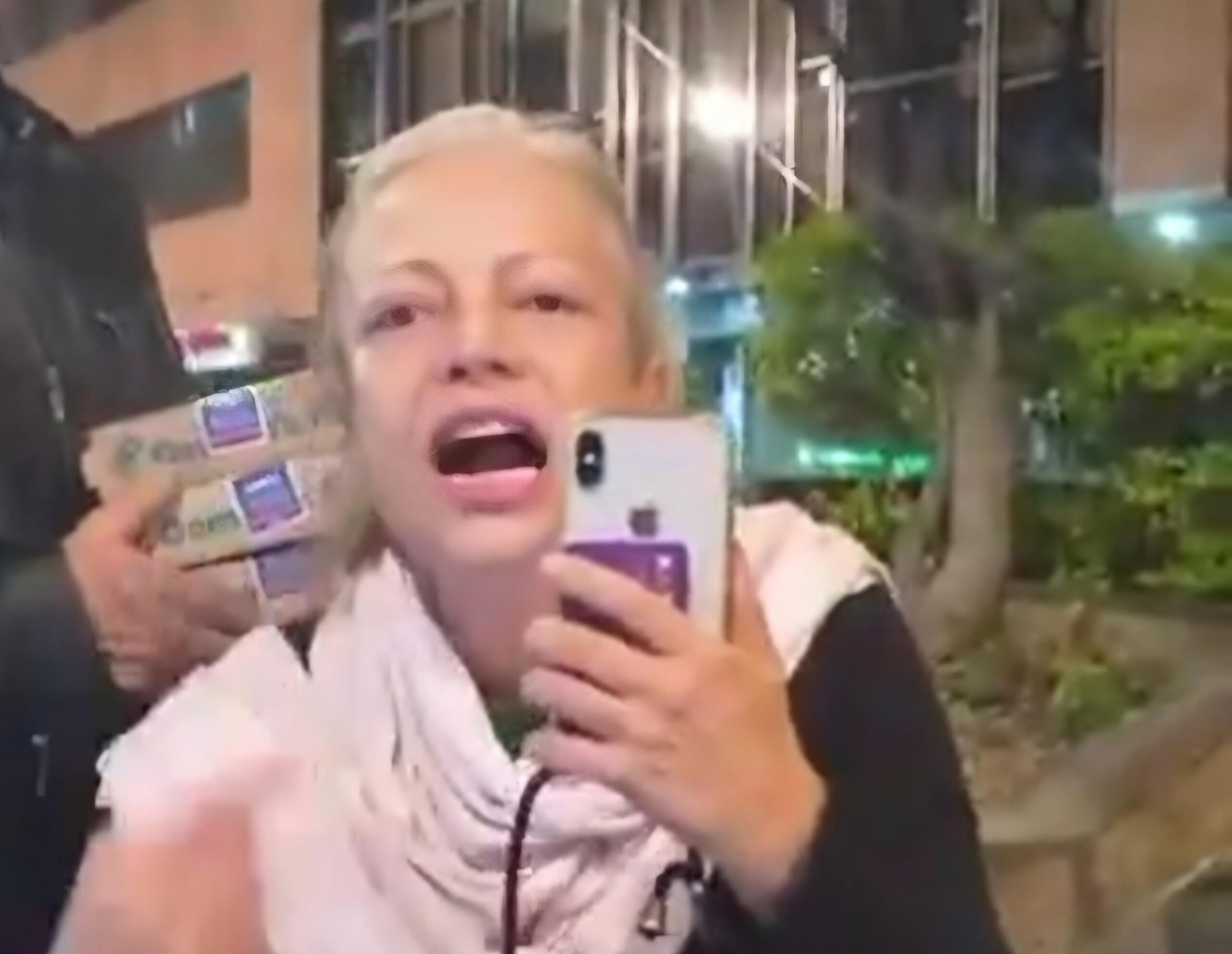 ¿La pizza tuvo la culpa?  (“No se le va a olvidar mi carita nunca, nunca”)