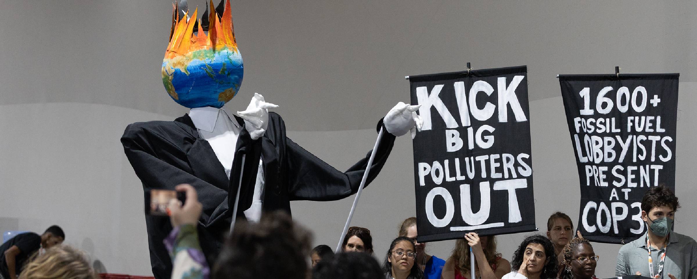 Conferencia en Santa Marta: 45 países se reúnen por primera vez para debatir cómo salir del petróleo, gas y carbón