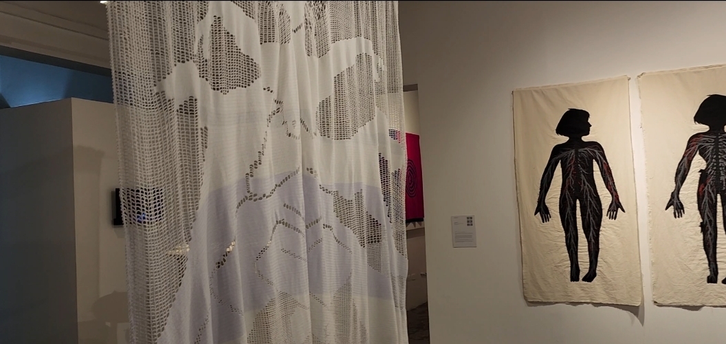 Tejido y arte contemporáneo en Espacio El Dorado