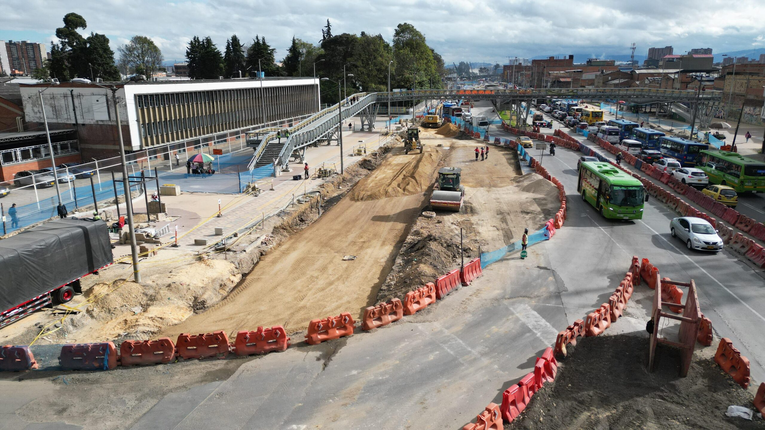 Obras son amores y en Bogotá enormes trancones