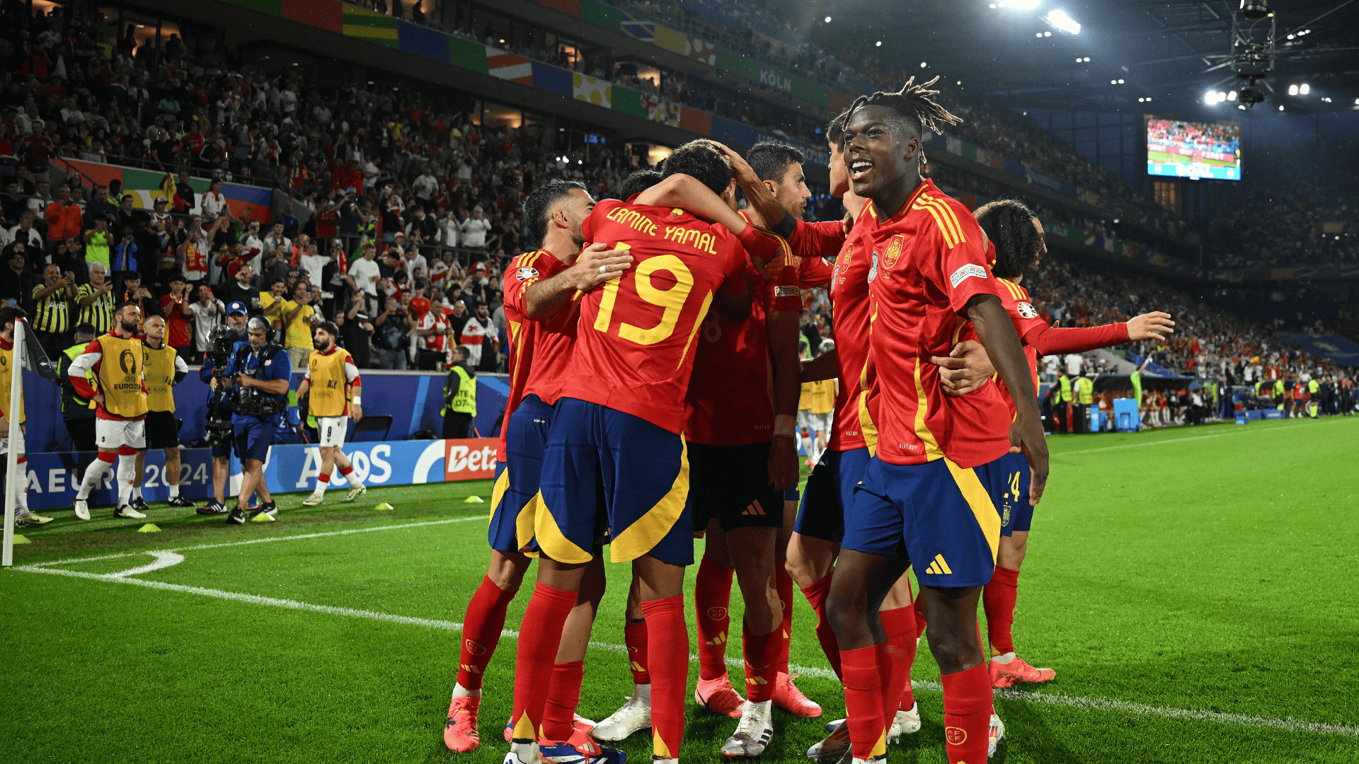 España, la selección que juega el partido que la sociedad aún discute