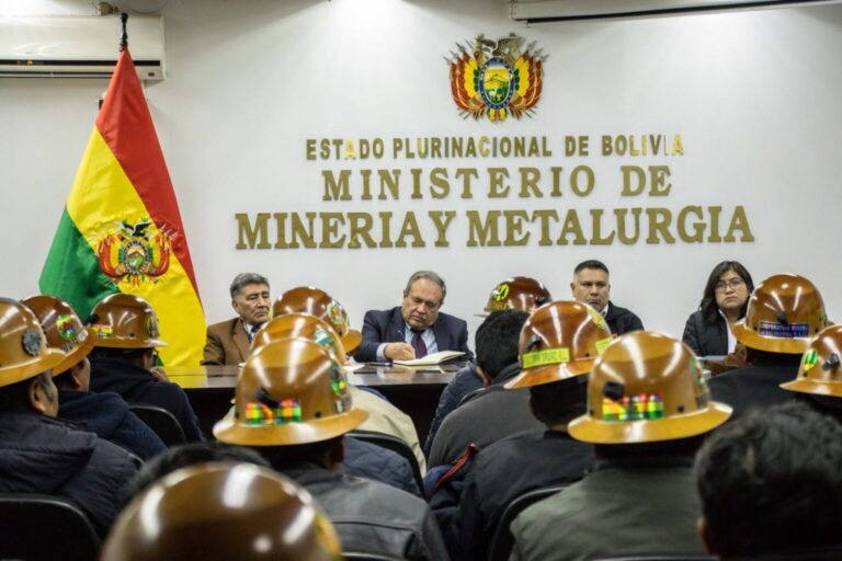 Bolivia: gobierno de Rodrigo Paz diseña nuevo Código Minero y excluye de las discusiones a pueblos indígenas y defensores ambientales